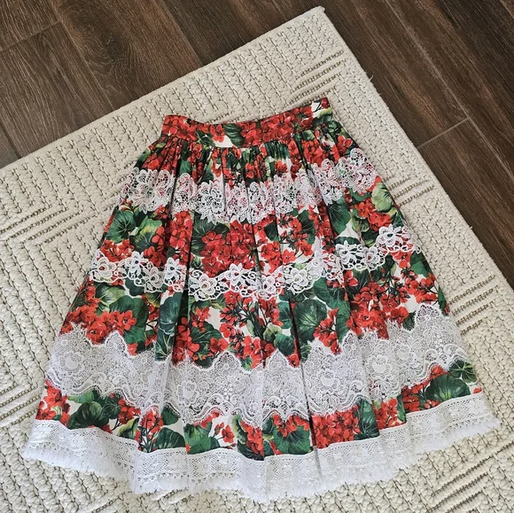 DOLCE & GABBANA Portofino Popli Geranium Floral Lace Skirt Sz 40/US 8 10 Medium - Picture 2 of 11